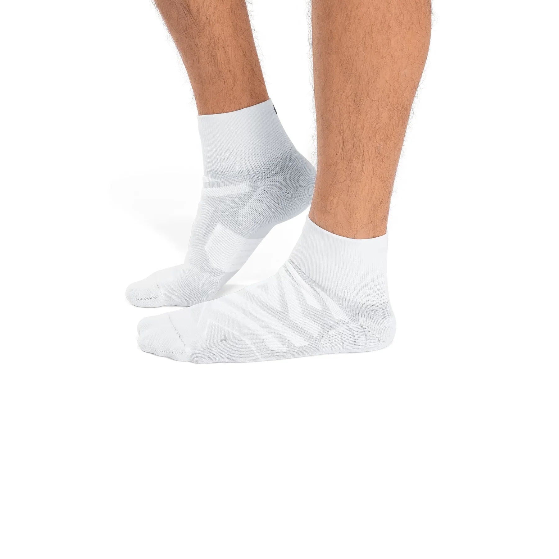 On Men's Performance Mid Sock - White / Ivory